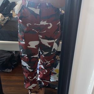 Zumiez Cargo Pants Red | Size Small